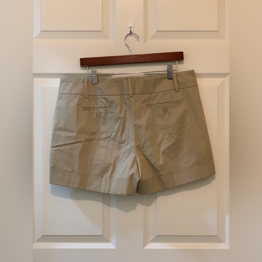 7th Avenue Design Studio Women's Tan Shorts.    Size-14 - Picture 3 of 6